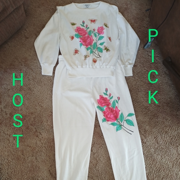 HOST PICK ** M/L Cervelle 2 piece Easter/Spring Pant suit - Picture 2 of 13